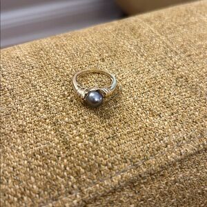 14 KT Gold and Black Pearl Ring